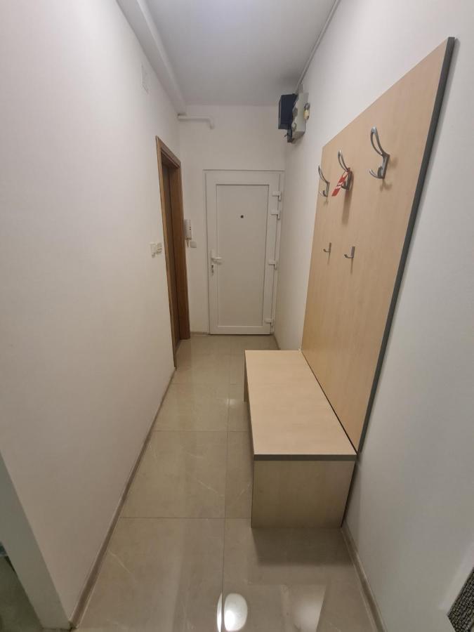 Apartman Yellow - Self Check In Osijek Exterior foto