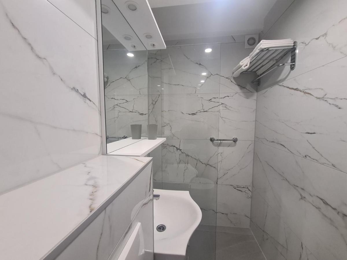 Apartman Yellow - Self Check In Osijek Exterior foto