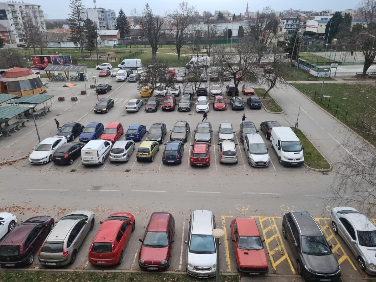 Apartman Yellow - Self Check In Osijek Exterior foto